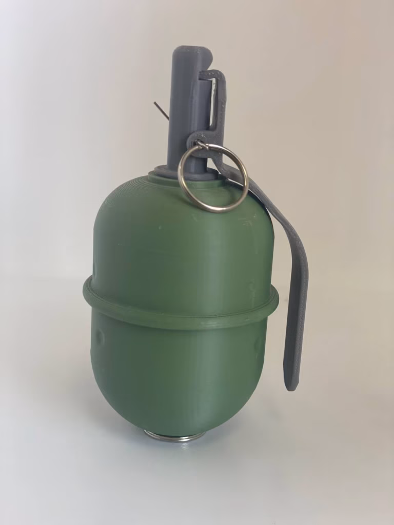 Макет гранати РГД-5, вигляд збоку