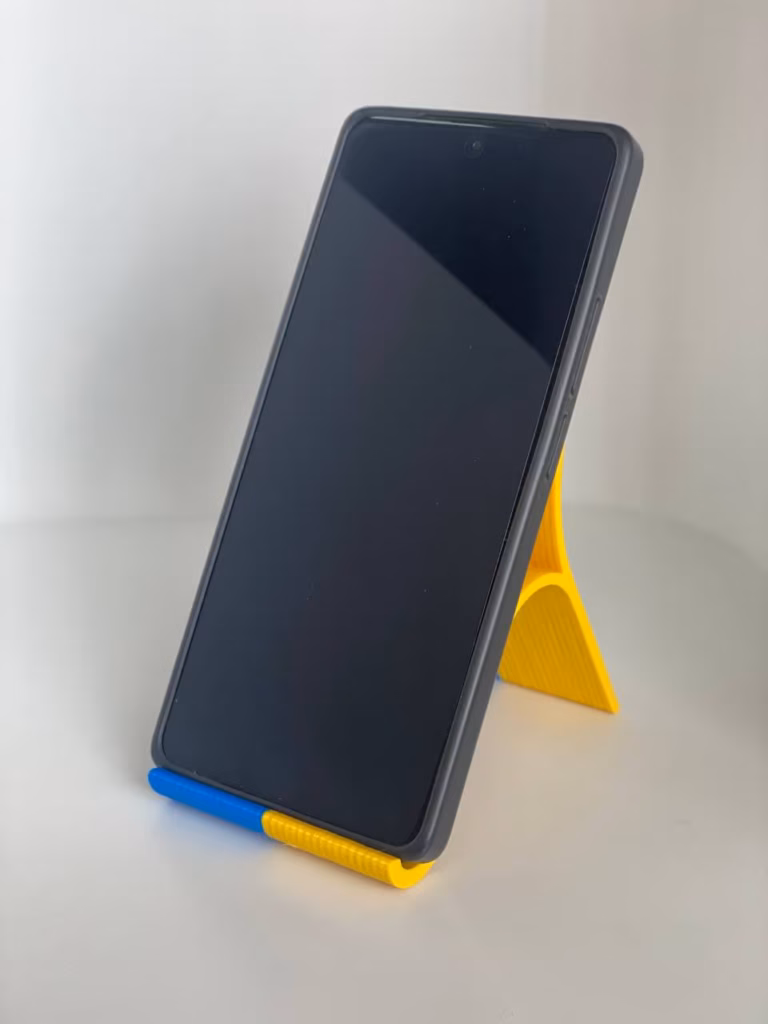 3D-друкована підставки для телефону, з телефоном