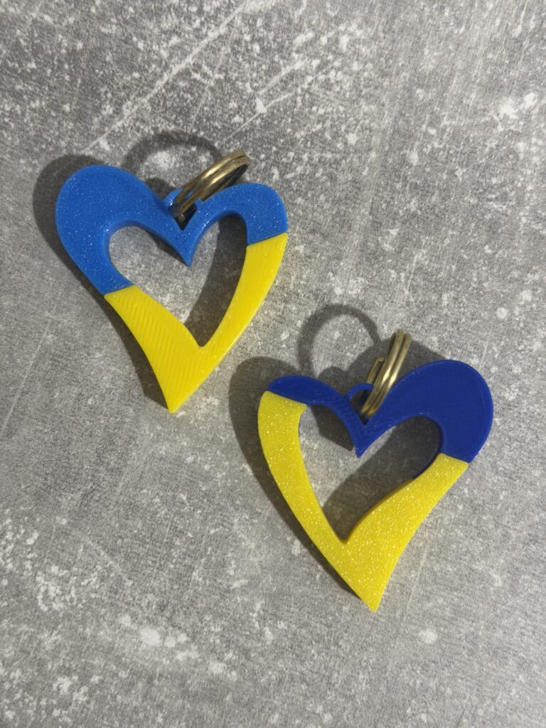 3D-модель брелка "Серце України", дві одиниці